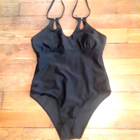 NWOT Ladies Swimsuit - Picture 4 of 4